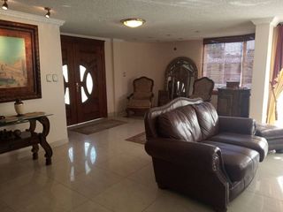 Foto 5 de Venta de Casa Amoblada en Quito