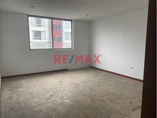 Foto 5 de Esquina con López de Ayala en San Borja
El inmueble es perfecto para ser usado como academia, instituto o cualquier centro de estudios. Se alquila to