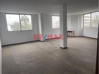 Foto 7 de Esquina con López de Ayala en San Borja
El inmueble es perfecto para ser usado como academia, instituto o cualquier centro de estudios. Se alquila to