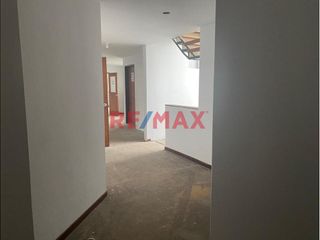 Foto 13 de Esquina con López de Ayala en San Borja
El inmueble es perfecto para ser usado como academia, instituto o cualquier centro de estudios. Se alquila to