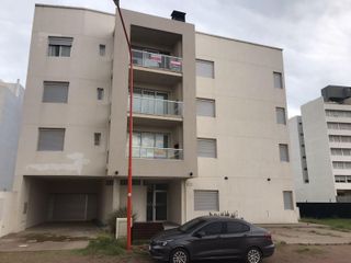 Foto 1 de Departamento en Aldea del Este, a una cuadra del mar.