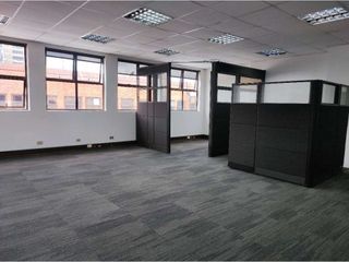 Foto 3 de OFICINA EN ARRIENDO, EDIFICIO COMERCIAL SANTA BRBARA, BOGOT