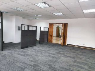 Foto 2 de OFICINA EN ARRIENDO, EDIFICIO COMERCIAL SANTA BRBARA, BOGOT