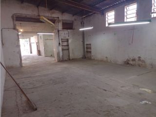 Foto 10 de Galpon 8.66x27 Mts.234 Mts.2-Garaje-Baño-Trifasica-Cubiertos 190 Mts.2