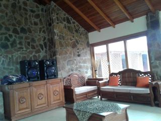 Foto 15 de VENTA-Casa con Vista Al Lago Vía a Las Cochas en Guaranda/ Urbec 19URB057