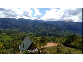 Espectacular lote en venta en Barbosa con vista panorámica