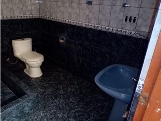 VENDO CASA DE 4 PISOS C/COCHERA EN URB. NARANJAL - SMP