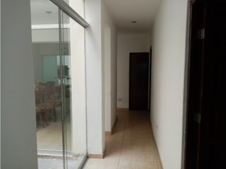 VENDO CASA DE 4 PISOS C/COCHERA EN URB. NARANJAL - SMP