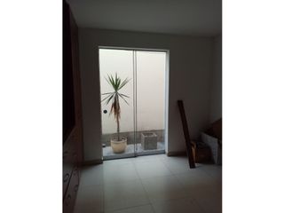 VENDO CASA DE 4 PISOS C/COCHERA EN URB. NARANJAL - SMP