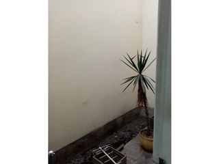 VENDO CASA DE 4 PISOS C/COCHERA EN URB. NARANJAL - SMP