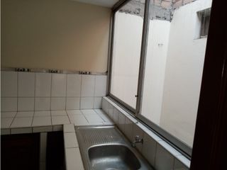 VENDO CASA DE 4 PISOS C/COCHERA EN URB. NARANJAL - SMP