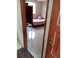 VENDO CASA DE 4 PISOS C/COCHERA EN URB. NARANJAL - SMP