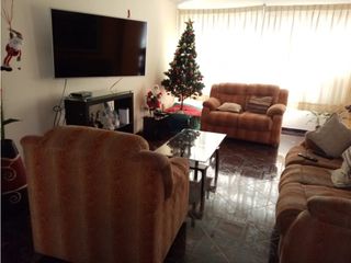 VENDO CASA DE 4 PISOS C/COCHERA EN URB. NARANJAL - SMP