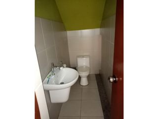 VENDO CASA DE 4 PISOS C/COCHERA EN URB. NARANJAL - SMP