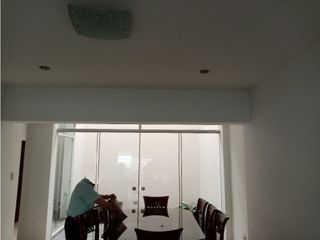 VENDO CASA DE 4 PISOS C/COCHERA EN URB. NARANJAL - SMP