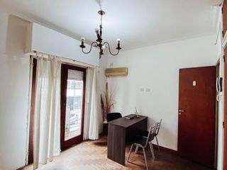Casa en venta - 4 dormitorios 2 baños 1 cochera - 148 mts2 - La Plata