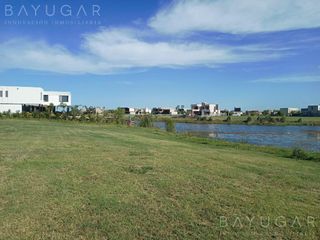 Venta - Lote con vista al lago en El Naudir - Bayugar Negocios Inmobiliarios