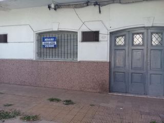 Casa ideal dos familias a mts Rivadavia