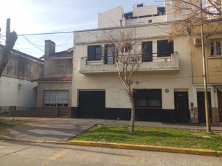 Casa en  Quilmes a metros del centro