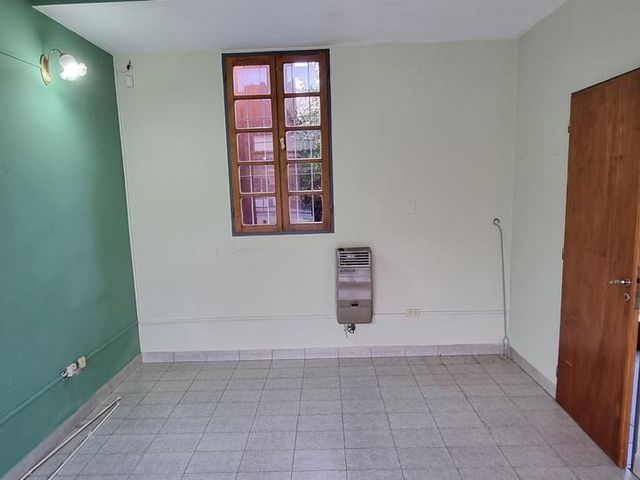 Venta - Casa 4 dormitorios y oficina - centro - Allen