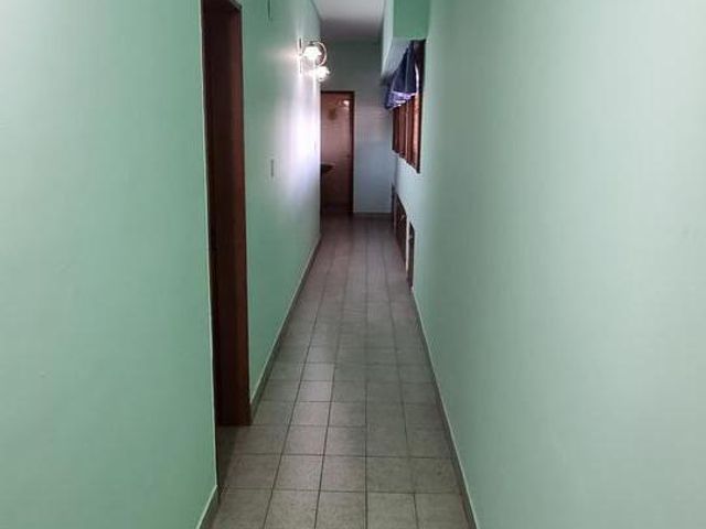 Venta - Casa 4 dormitorios y oficina - centro - Allen