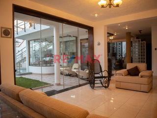 Foto 3 de 🏡 Descubre la casa de tus sueños en una de las zonas más exclusivas de Chiclayo! Te presentamos esta majestuosa propiedad ubicada en Pasaje  Miraflore