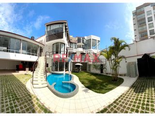 Foto 1 de 🏡 Descubre la casa de tus sueños en una de las zonas más exclusivas de Chiclayo! Te presentamos esta majestuosa propiedad ubicada en Pasaje  Miraflore
