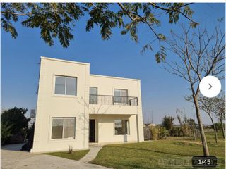 Foto 2 de Casa - Puertos del Lago