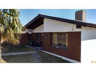 CASA LA CUMBRE CON DEPARTAMENTO