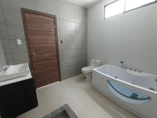 Foto 4 de De estreno! Se vende hermosa casa en La Joya Etapa Granate (J Luna)