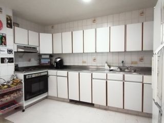 Venta apartamento amplio para remodelar en Laureles P.1