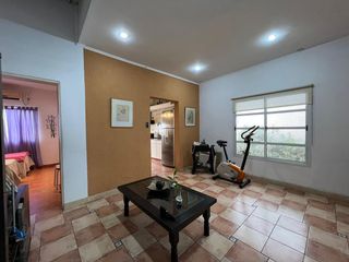 Venta Casa en lote propio - Villa Lugano - 3 dormitorios con cochera