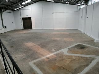 Foto 8 de ARRIENDO BODEGA INDUSTRIAL ALTO IMPACTO, NORTE DE QUITO.