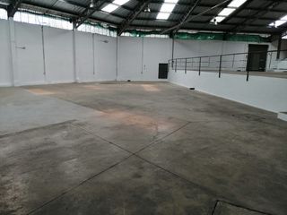 Foto 4 de ARRIENDO BODEGA INDUSTRIAL ALTO IMPACTO, NORTE DE QUITO.