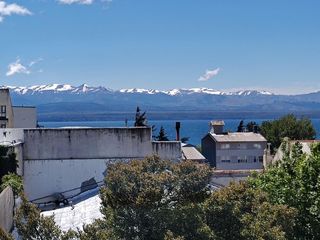 Departamento en venta en Bariloche. Vista parcial al lago.