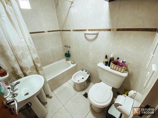 Departamento en venta - 2 dormitorios 1 baño - Cochera - 70 mts2 - La Plata [FINANCIADO]