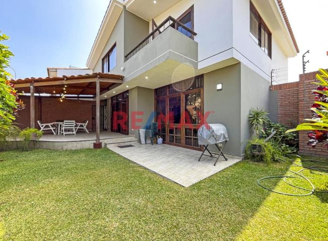 Casa en Venta en Santiago de Surco - Fler