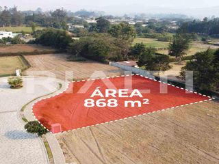 Amplio terreno de 868m2 en Puembo en exclusiva urbanización