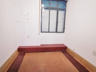 Casa en venta - 8 dormitorios 4 baños - Cochera - 365mts2  - La Plata
