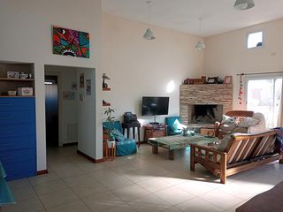 Foto 3 de VENTA CASA 4 AMBIENTES EN DIQUE LUJÁN