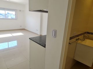 Foto 3 de MONOAMBIENTE CON TERRAZA DE USO COMÚN EN TAPIALES
