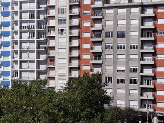 Foto 11 de Departamento · 1 Ambiente · frente a Plaza Colón