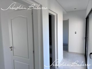Venta de casa con fondo a laguna en Los Talas, Ezeiza (SBRE000653)