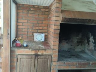 Foto 6 de HERMOSA CASA ESTILO CHALET DE 3 DORMITORIOS, GRAN TERRENO EN POSADAS MISIONES
