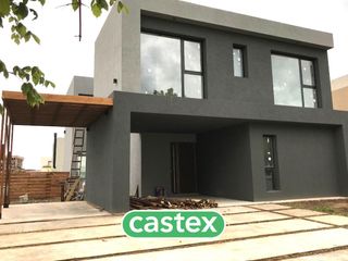 Foto 2 de Casa de dos plantas con piscina  en venta en el barrio de Acacias de Puertos