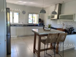 Foto 32 de CASA en VENTA en Saint Thomas Oeste - Canning