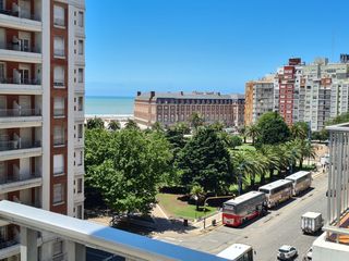 Foto 12 de Alquiler Temp · Departamento · Dos ambientes · Vista a la plaza - Av. Colón 2134