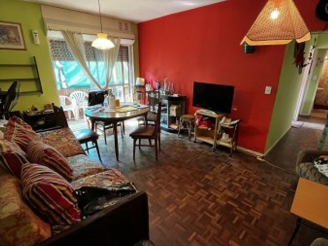 Oportunidad Depto 3 Amb con Balcon en  Av. Lafuente 1500, Flores