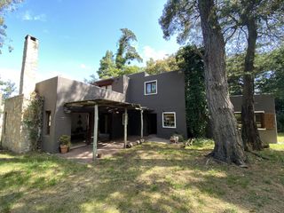 Foto 1 de Casa en Venta en el  Bosque Peralta Ramos, Mar Del Plata.