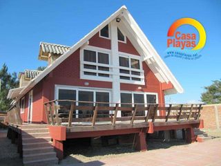 Foto 1 de Alquiler casa al pie del mar en Playas Villamil para 21 personas, Guayas Ecuador